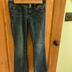 women's size 4 Reg jean, inseam of 31 inches